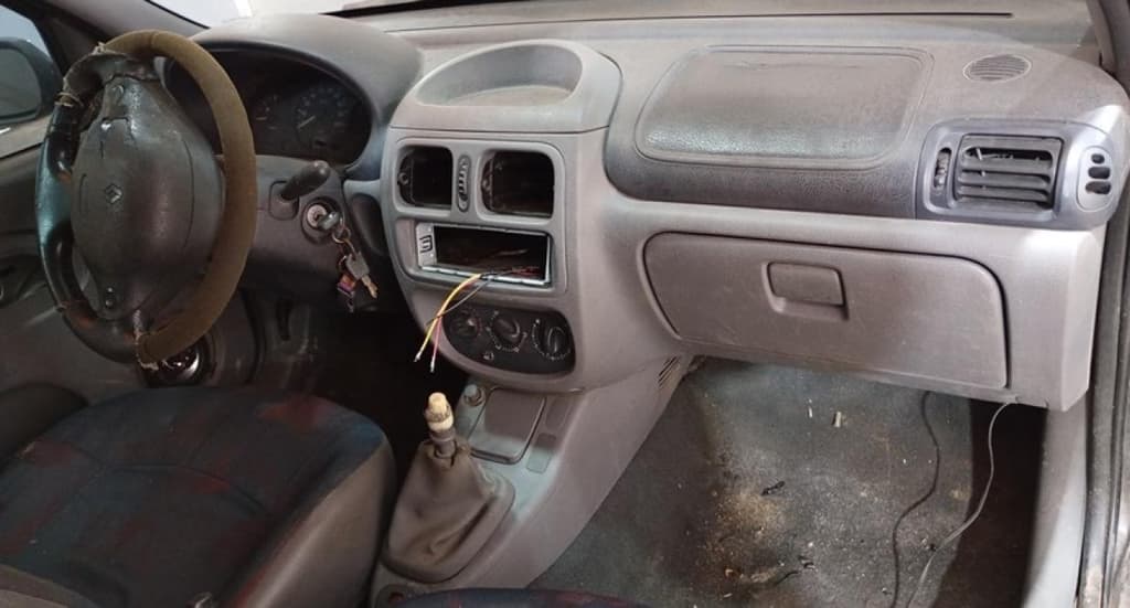 Renault Clio RL 1.0 2001 — foto 6