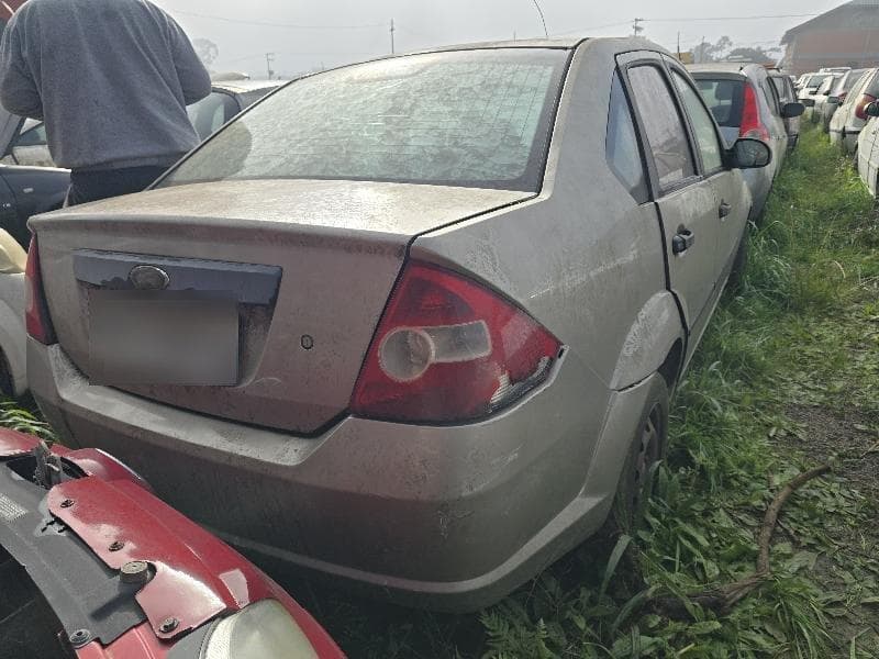 Ford Fiesta Sedan 2005 — foto 14