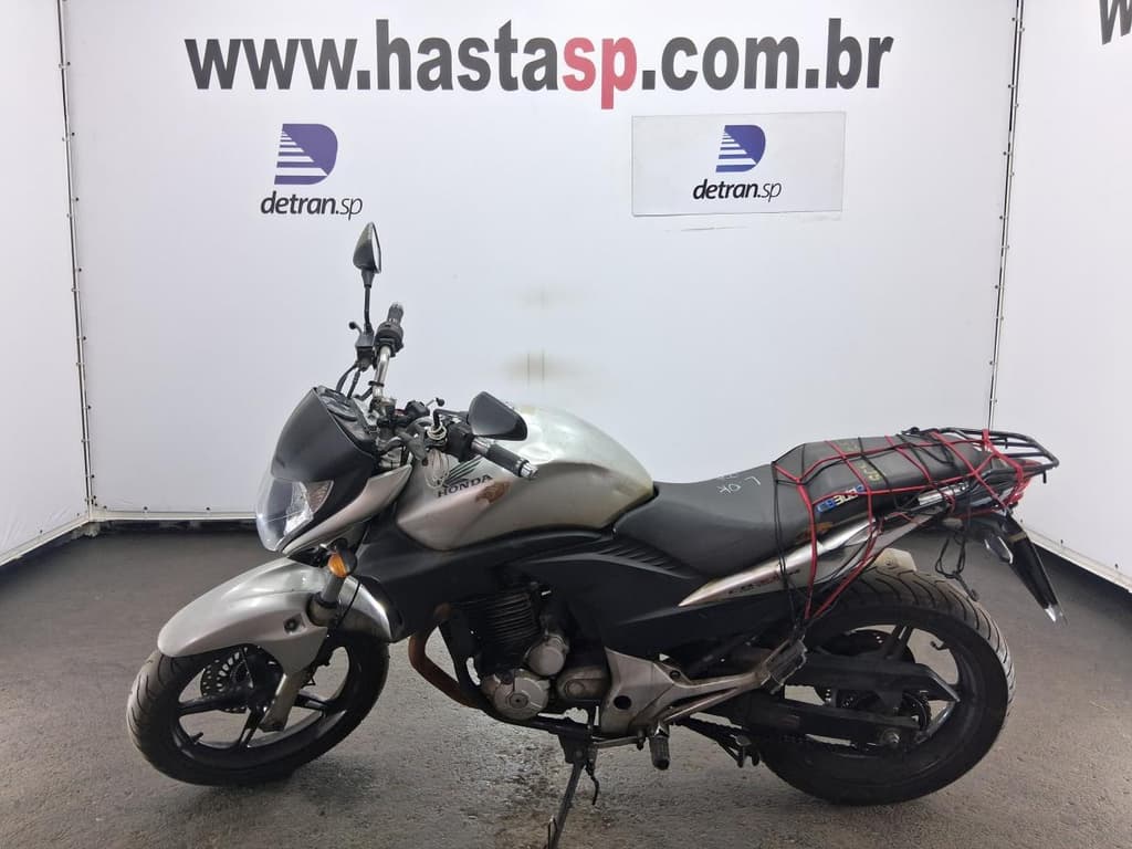 Honda CB 300r 2010 — foto 2