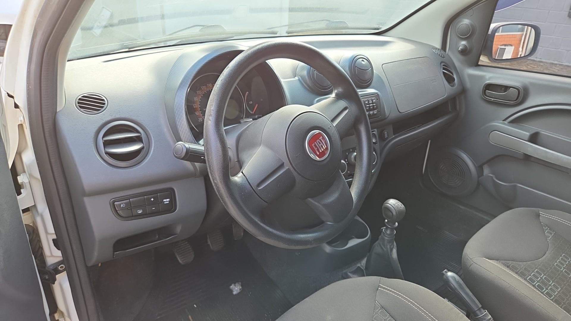 Fiat UNO Economy de 2014 — foto 7