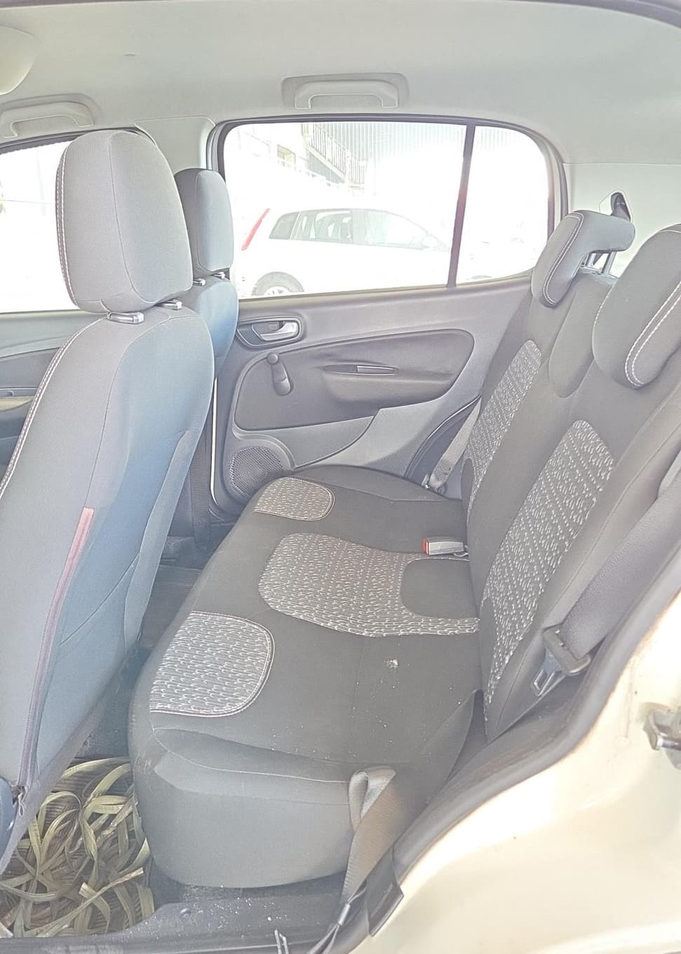 Fiat UNO Evolution 1.4 de 2016 — foto 7