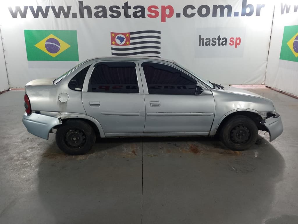 Chevrolet Corsa Milenium 2002 — foto 1