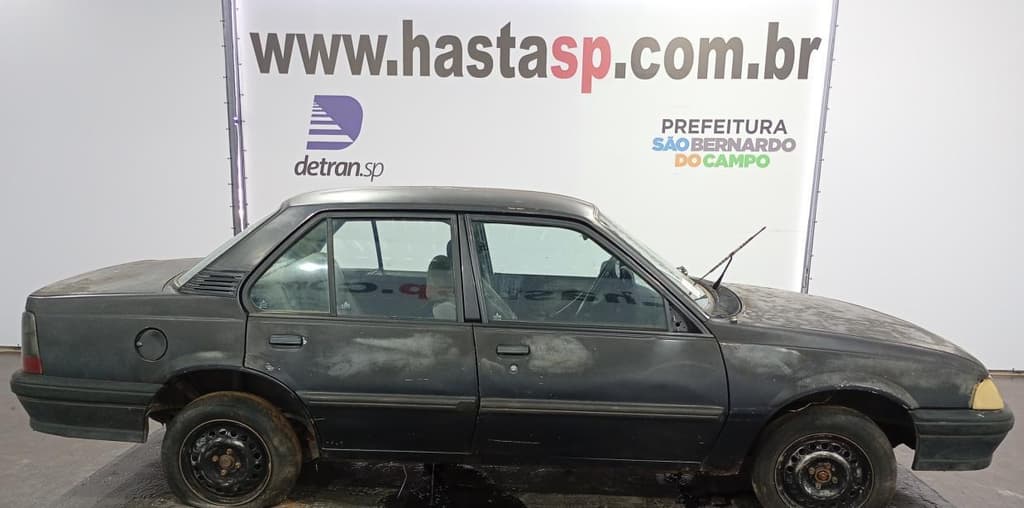 Chevrolet Monza GL 1995, cinza