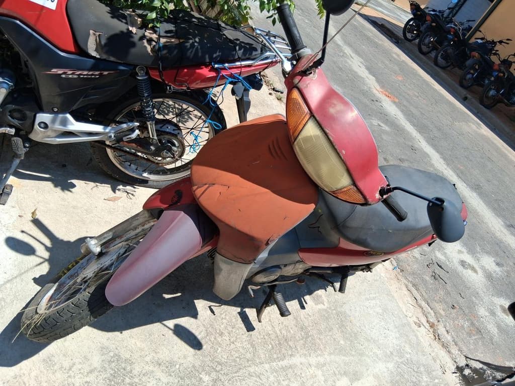 Honda C-100 BIZ 2001