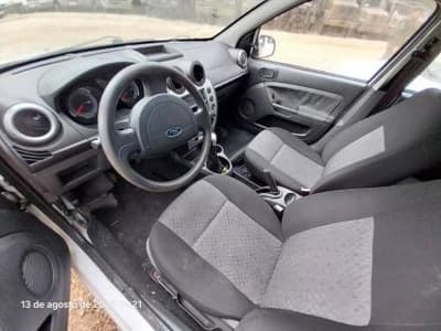 Ford Fiesta 2010 — foto 2