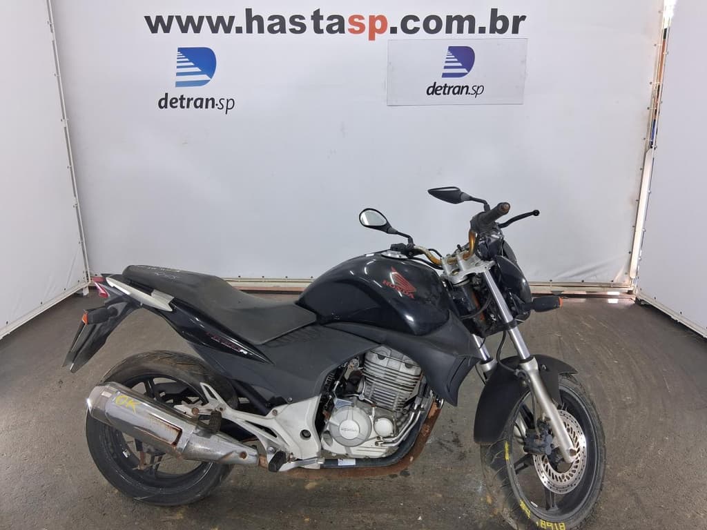 Honda CB 300r 2010 — foto 1