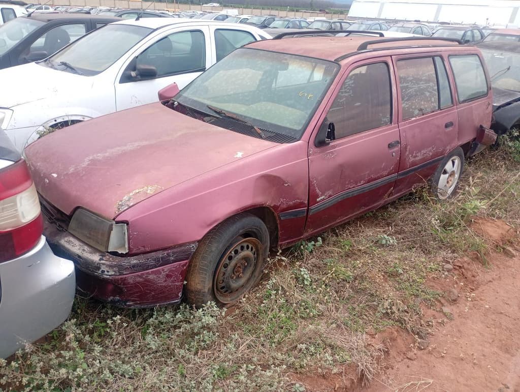 Chevrolet Kadett Ipanema GL 1995, vermelha