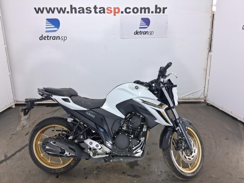 Yamaha Fz25 Fazer 2025, branca