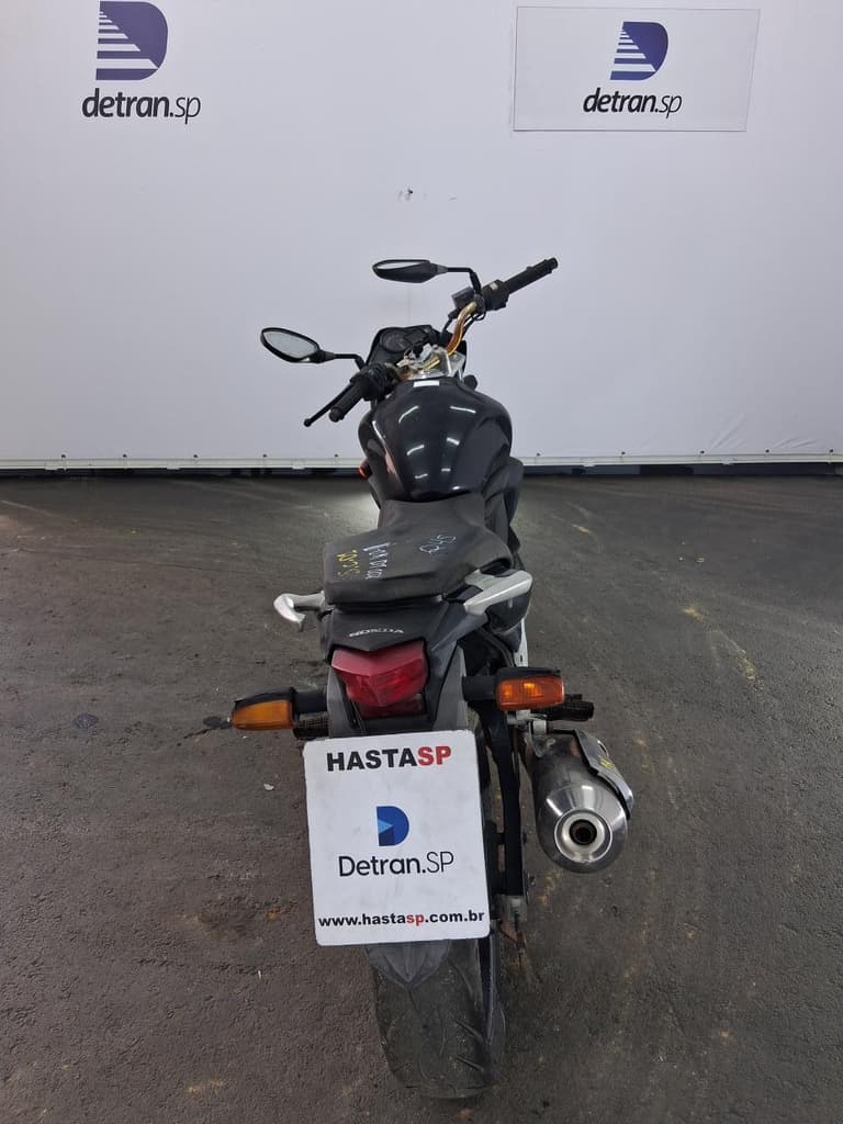 Honda CB 300r 2010 — foto 4