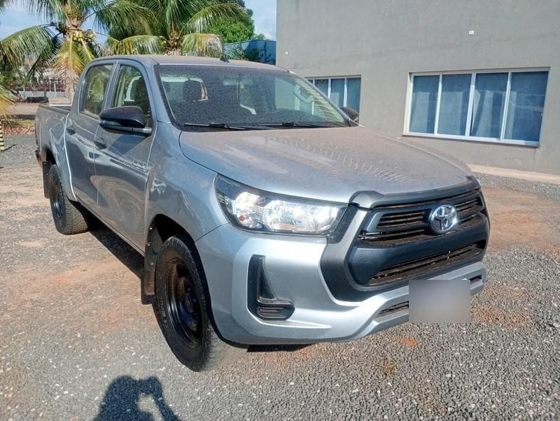 Toyota Hilux 2021 — foto 3