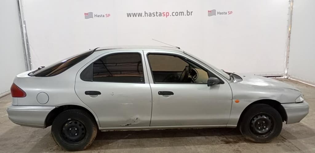 Ford Mondeo CLX 1995, prata
