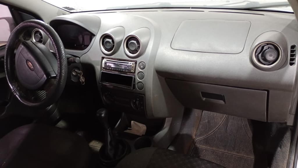 Ford Fiesta 2006 — foto 1