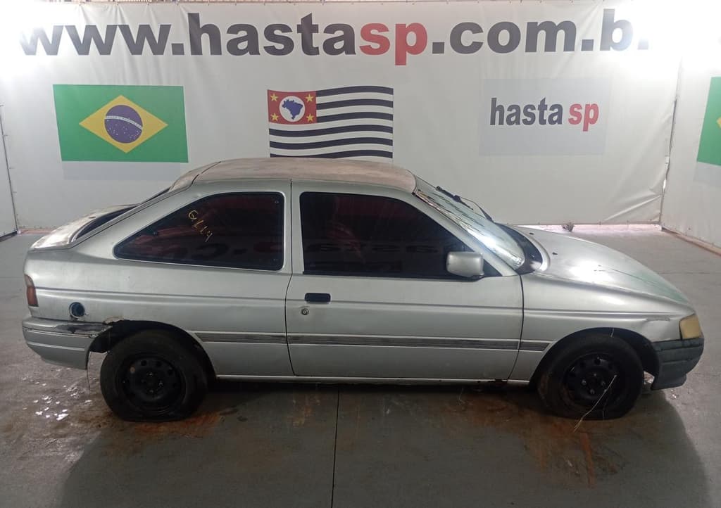 Ford Escort 1.8i L 1994 — foto 1