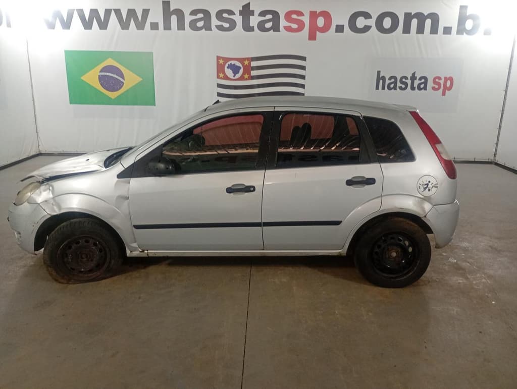 Ford Fiesta 2004 — foto 2