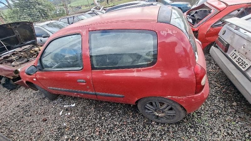 Renault Clio CAM 10h3p 2010 — foto 11