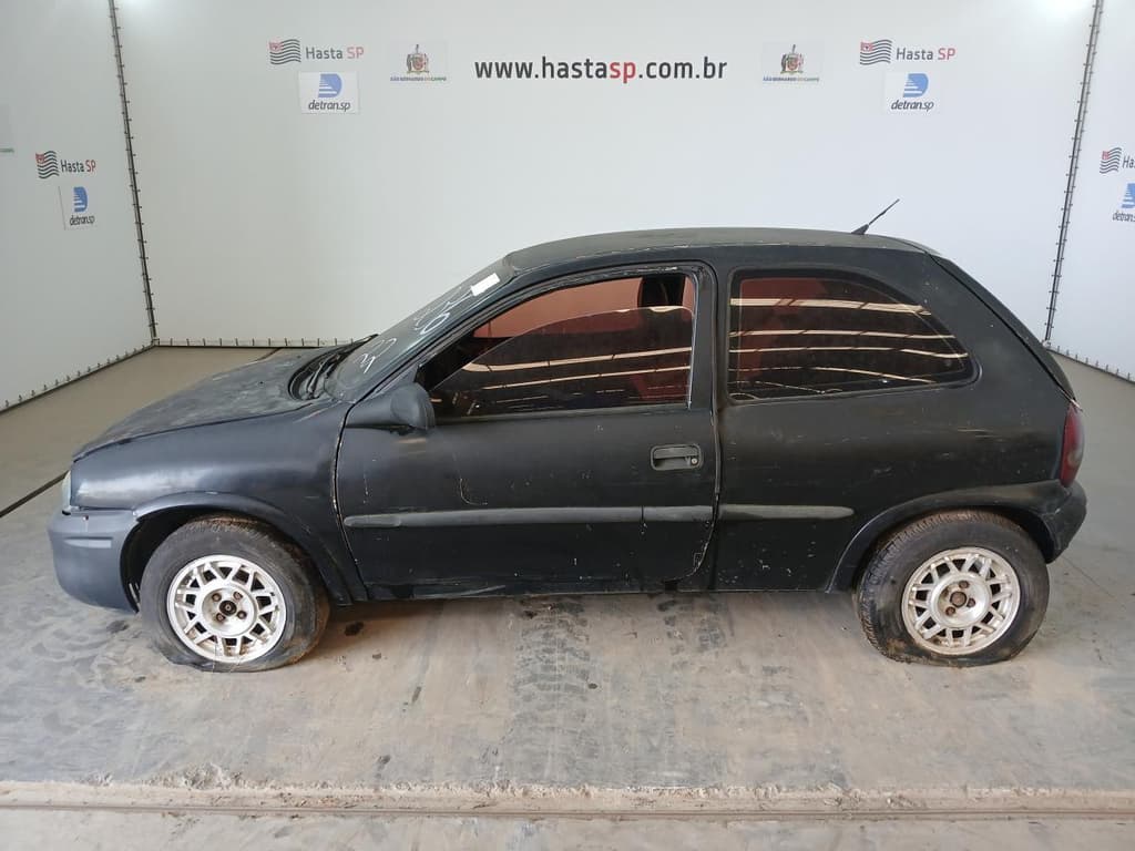 Chevrolet Corsa Wind 1994, preta