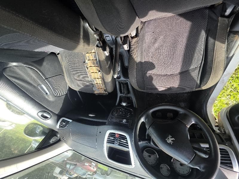 Peugeot 207hb XR S 2012 — foto 2