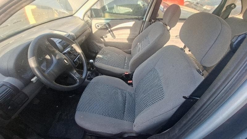 Chevrolet Classic LS 2010 — foto 3