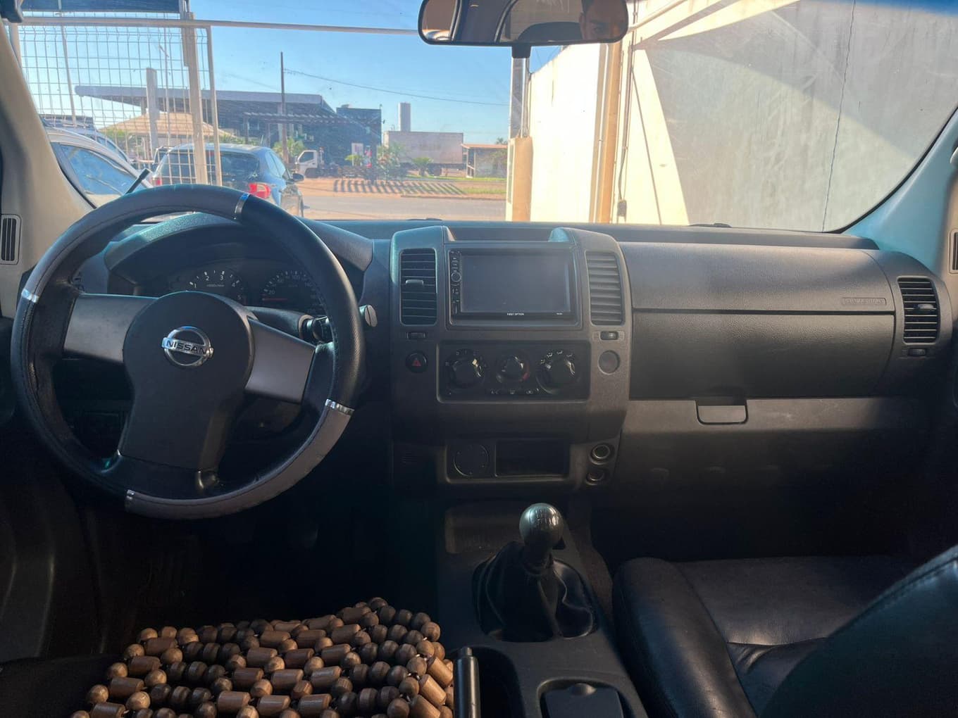 Frontier XE 2.5 - 4X2 - COR Branca- Diesel - ANO Modelo 2012 — foto 5