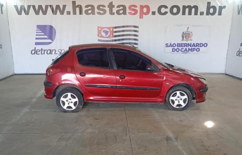 Peugeot 206 16 Feline 2005, vermelha