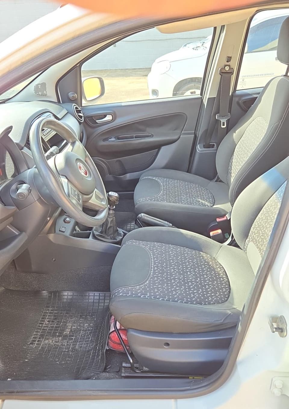 Fiat UNO Evolution 1.4 de 2016 — foto 6