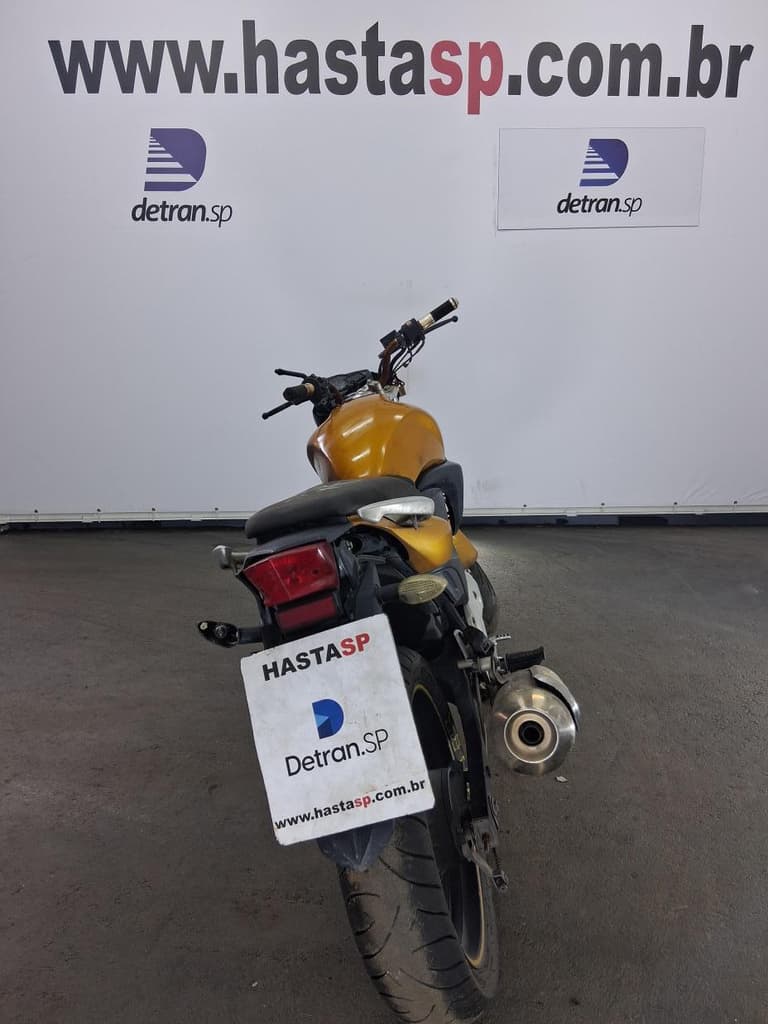 Honda CB 300r 2011 — foto 4