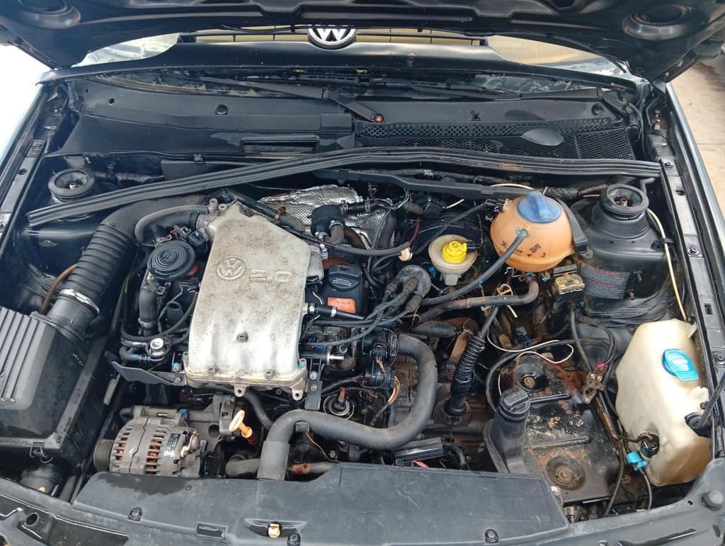 Volkswagen Golf GLX 2.0 MI 1998, preta