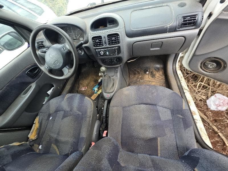 Renault Clio RN 1.0 16V 2002 — foto 3