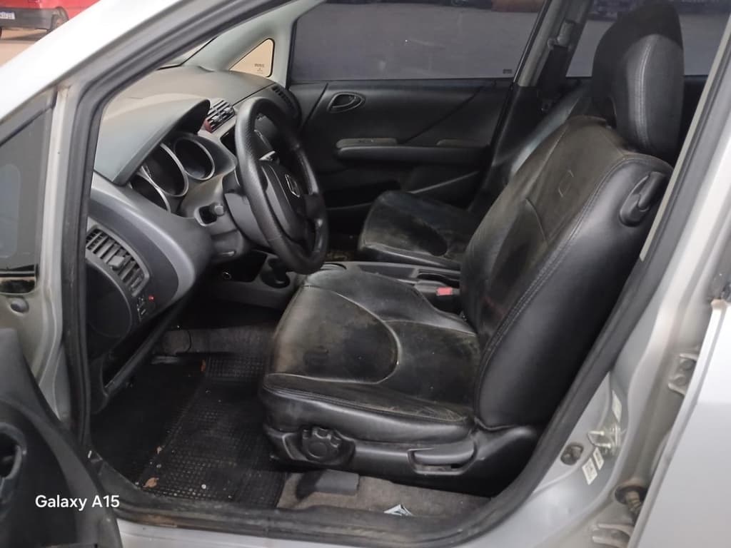 Honda FIT LX 2004 — foto 1
