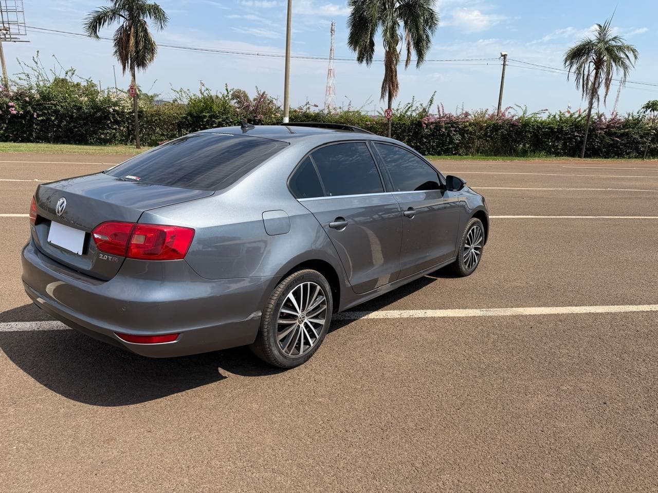 Volkswagen. Jetta 2.0t. 2014 — foto 1