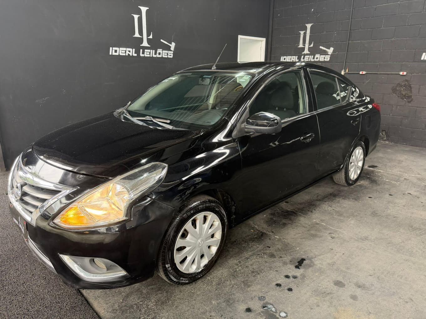 Nissan Versa 2020, preta