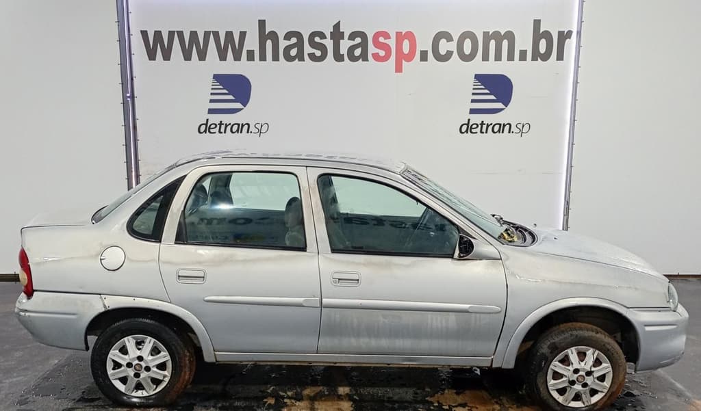 Chevrolet Corsa Milenium 2002 — foto 1