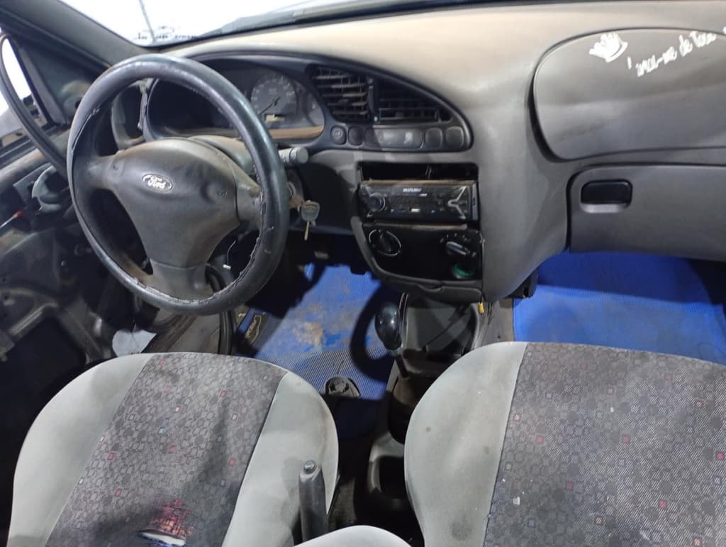 Ford Fiesta GL 2001 — foto 5