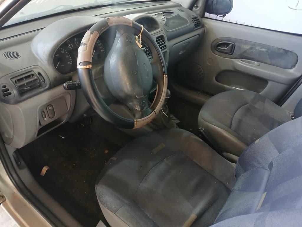 Renault Clio RN 1.0 2001 — foto 3