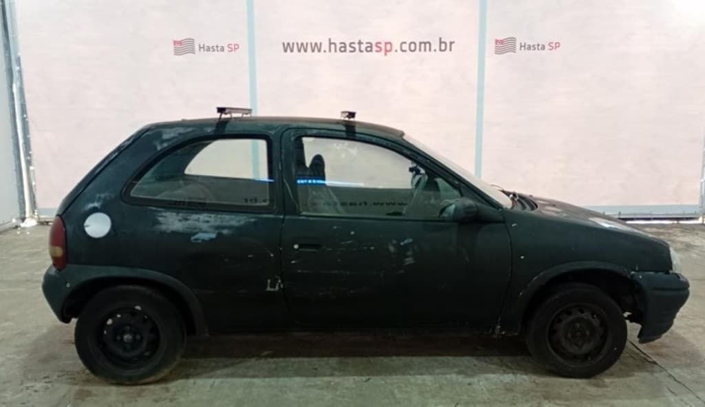 Chevrolet Corsa Super 1998, preta