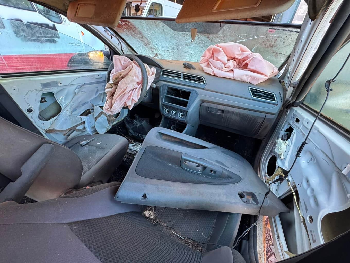 Volkswagen Gol 1.0l Mc4 - 2018 — foto 6
