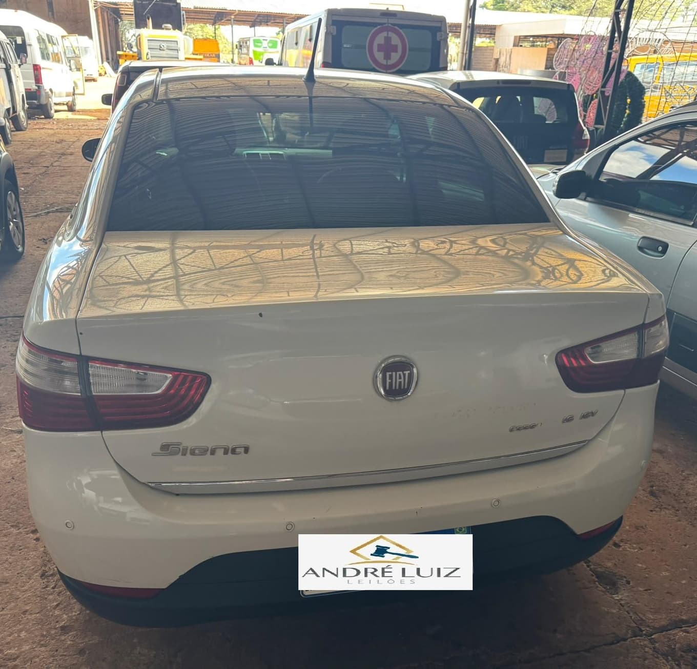 Fiat Siena Essence 1.6 - 2014 — foto 8
