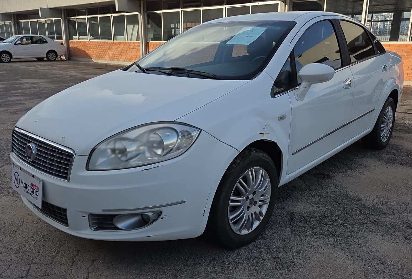Fiat Linea Essence 1.8 de 2014 — foto 1