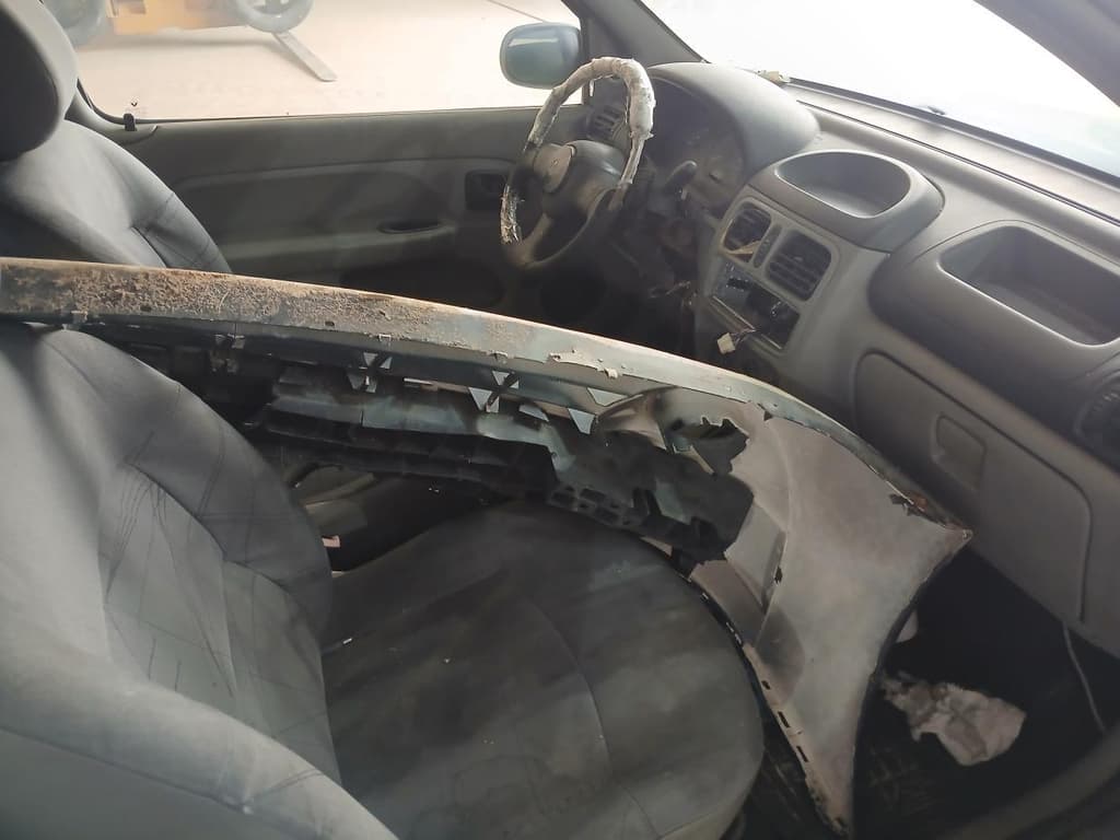 Renault Clio AUT 1.0 H 2004 — foto 4