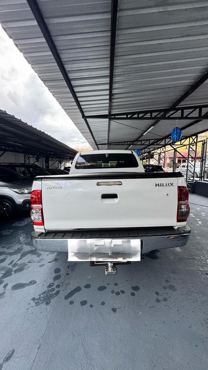 Toyota Hilux 2013 — foto 3