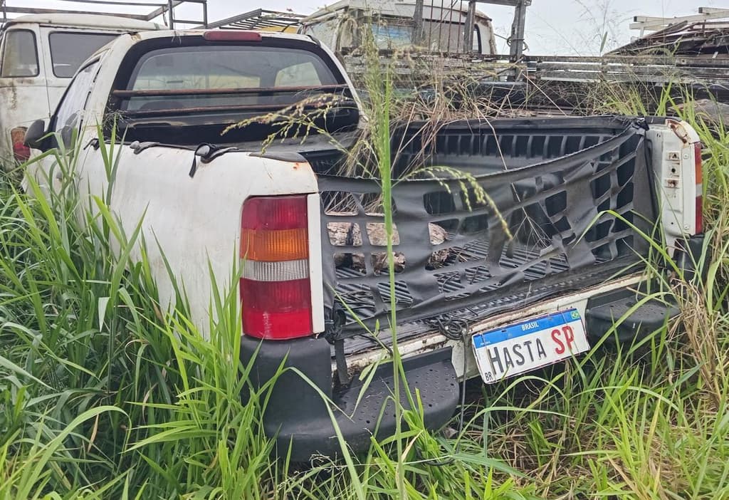 Ford Courier 1.6 L 2000, branca