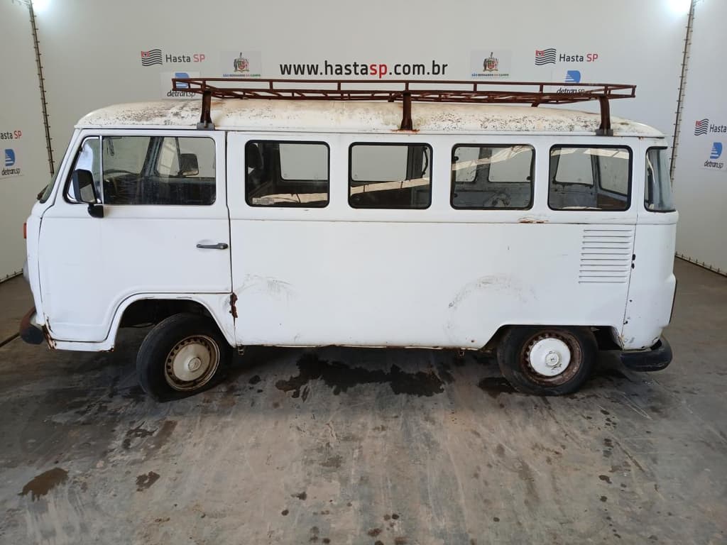 Volkswagen Kombi 1996, branca