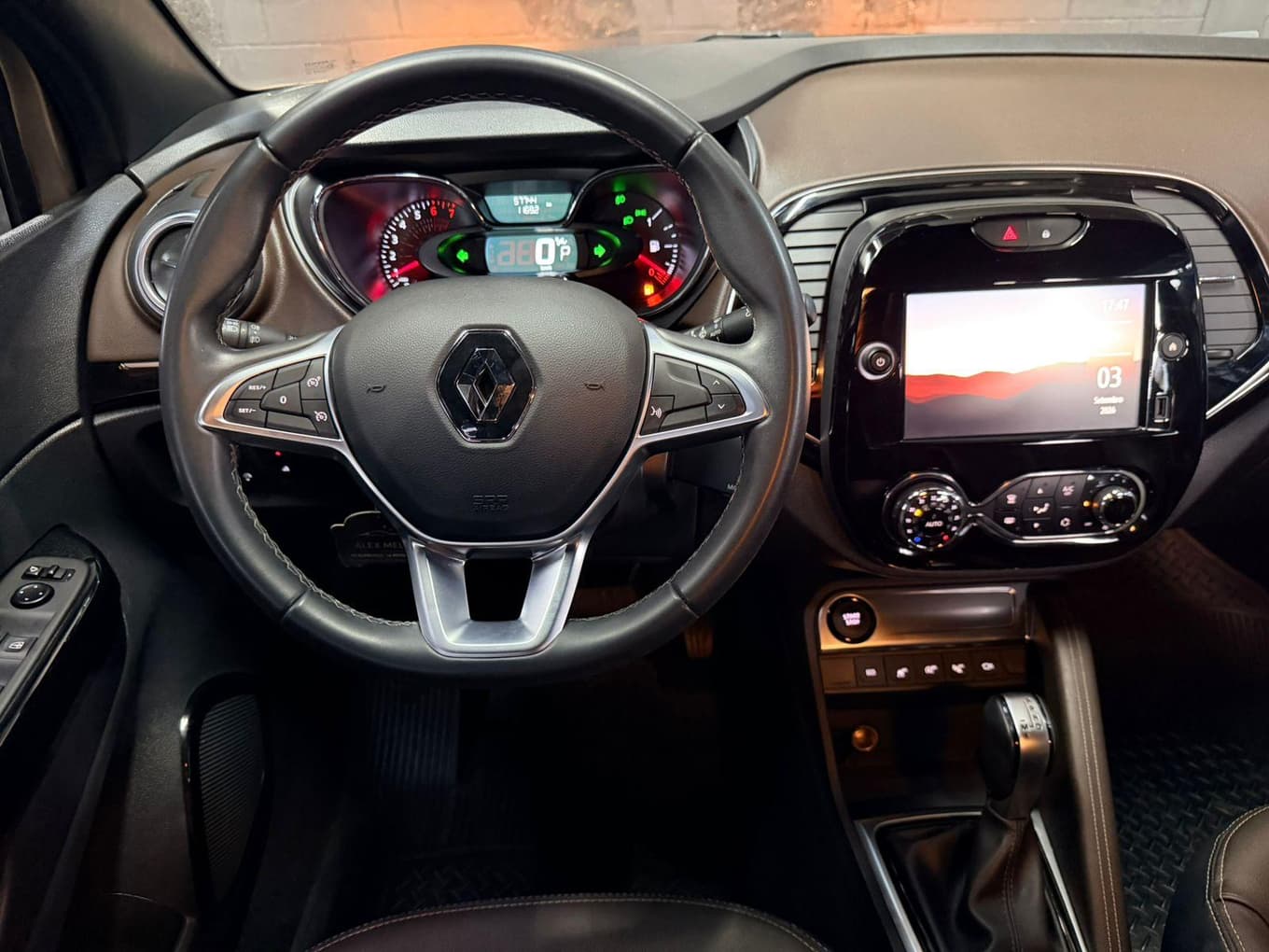 Renault Captur Iconic 1.3 2022 — foto 3