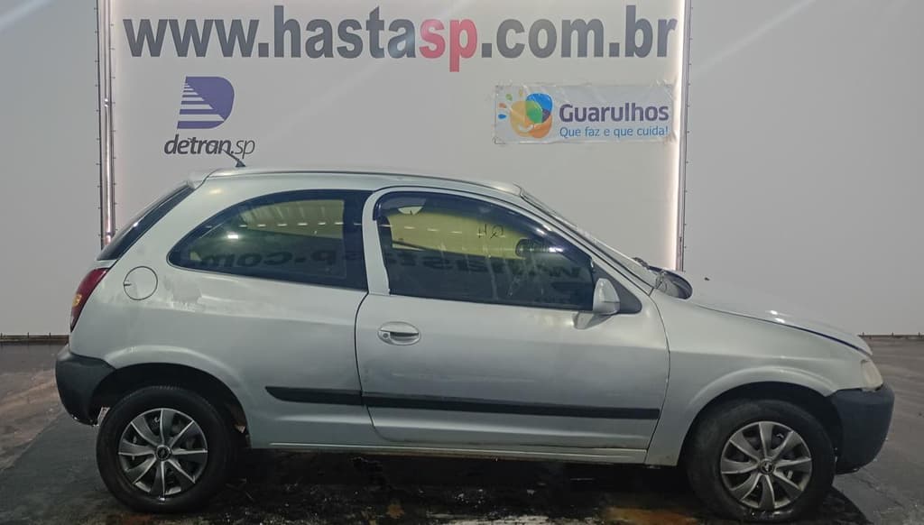 Chevrolet Celta 3 Portas 2004, prata
