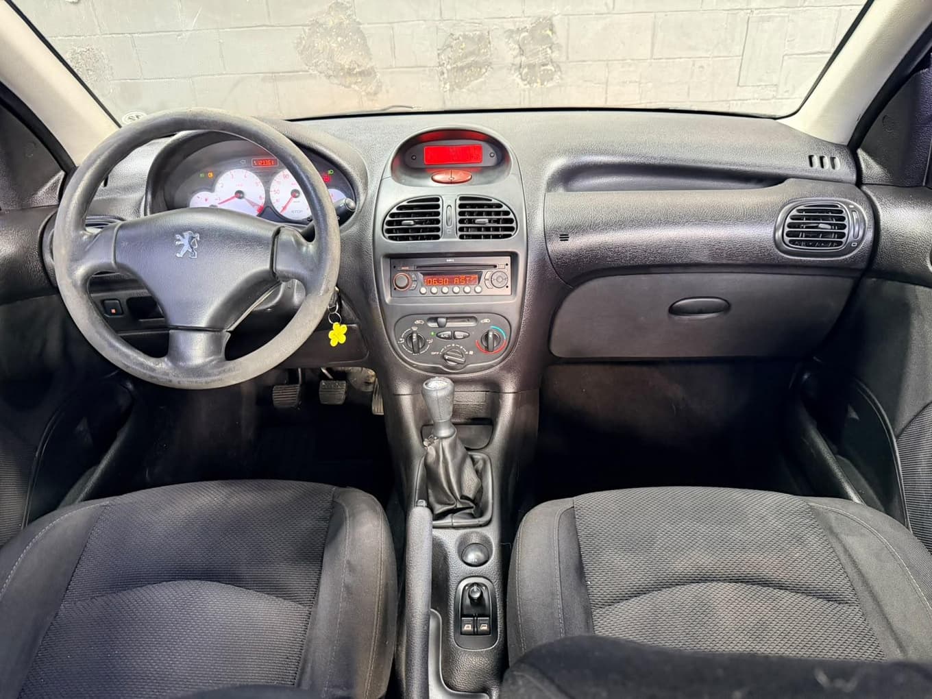 Peugeot 206 2008 — foto 3