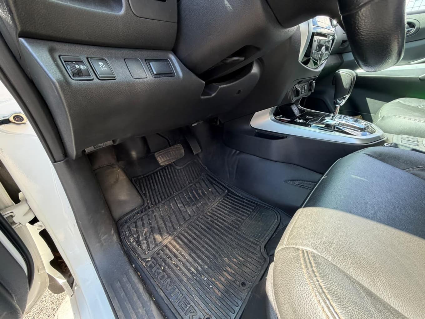 Nissan Frontier XE 4X4 2023 — foto 3