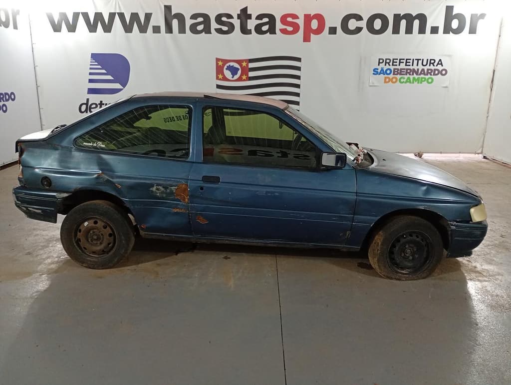 Ford Escort 1.6i GL 1995 — foto 1