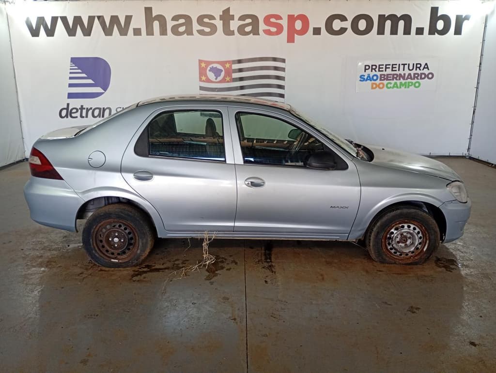 Chevrolet Prisma Maxx 2010, prata