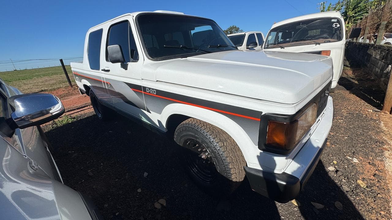 Chevrolet D20 1988 — foto 17