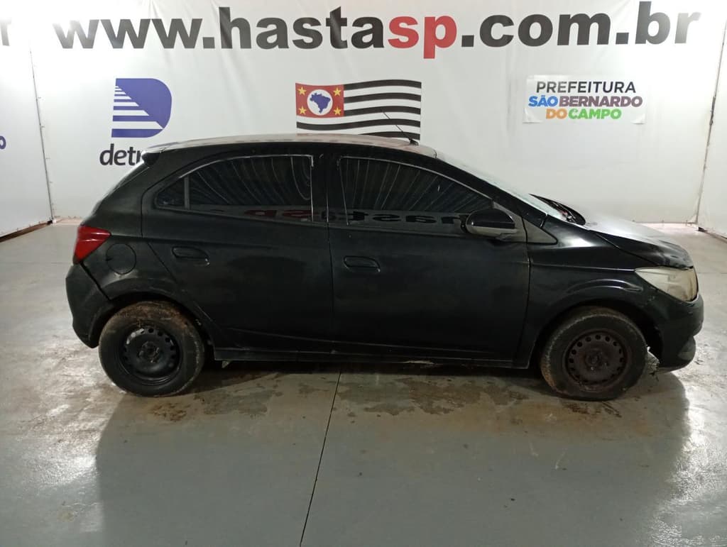 Chevrolet Onix 1.0mt LT 2014 — foto 1